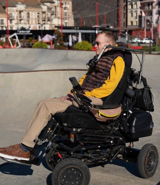Mobility-Scooters-Electric-Wheelchair-Hire2