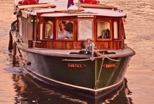 Classic-Steamboat-Cruises-Boat-Hire-Melbourne